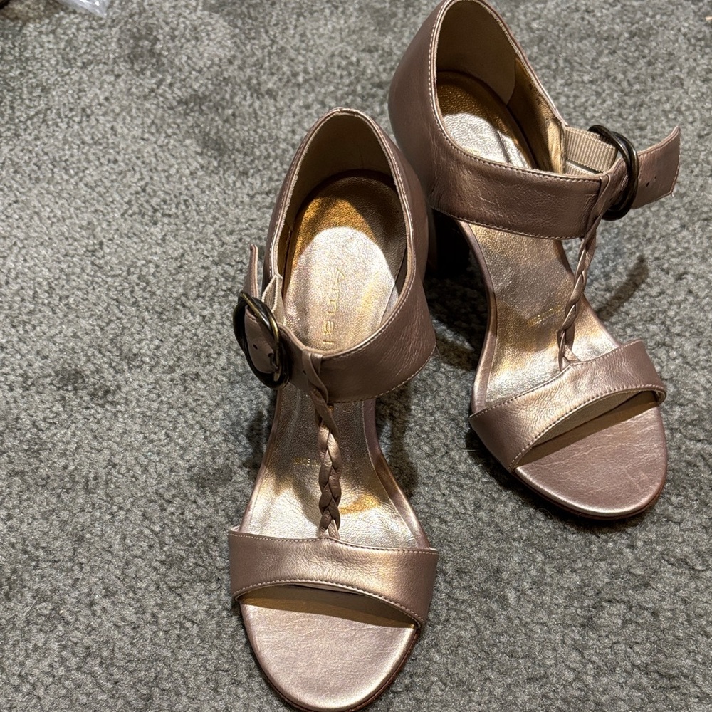 Amalfi Deja Women's Heels size 5